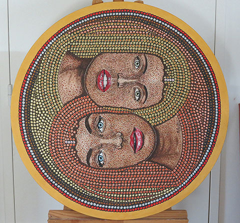 Avec une technique pointillée personnelle et expressive ce tableau circulaire de 80cm peut s'accrocher de diverses manières. Techniques mixtes