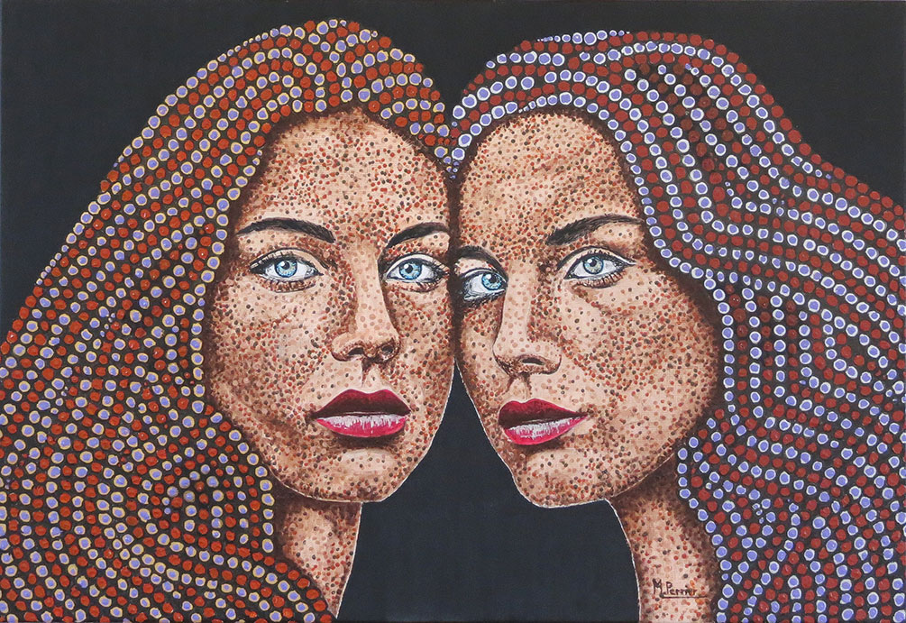 Tableau final avec des visages pointillés aux yeux expressifs et des perles or et argent qui donnent du relief à la chevelure.