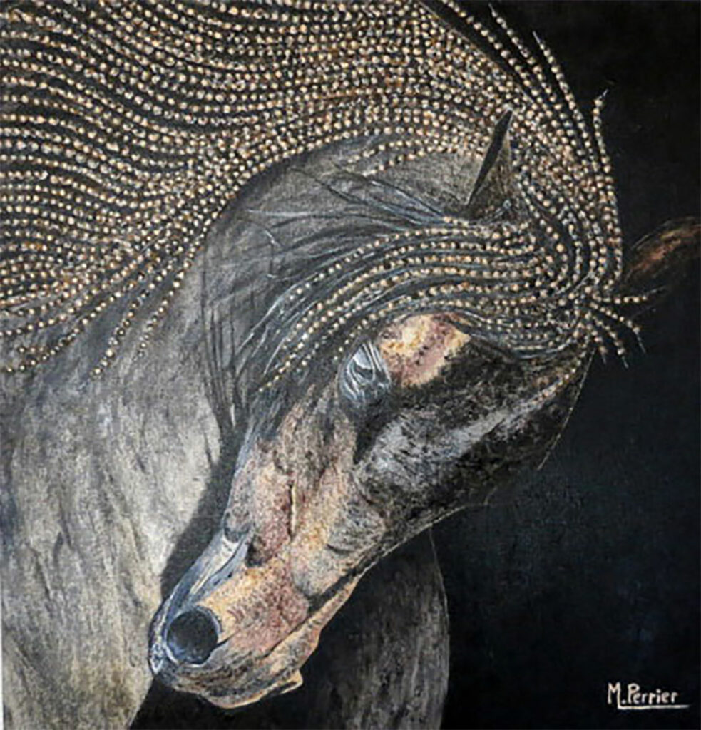 Le CHEVAL GRIS semble effectuer une révérence. Les teintes de sa crinière à la manière de perles créent un contraste vibrant avec le museau et les naseaux, qui semblent prêts à s'animer. Format 60 X 60 cm en techniques mixtes.