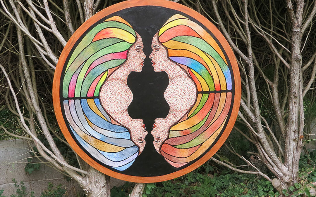 Avec une toile circulaire de 100cm de diamètre, quatre profils féminins en technique pointillée symbolisent chaque saison avec ses couleurs de référence.